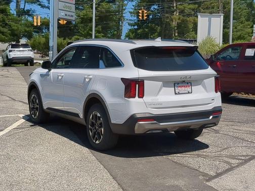 Glacial White Pearl 2024 Kia Sorento S
