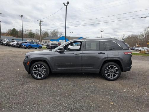 2022 Jeep Grand Cherokee Overland