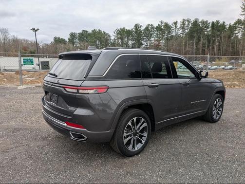 2022 Jeep Grand Cherokee Overland
