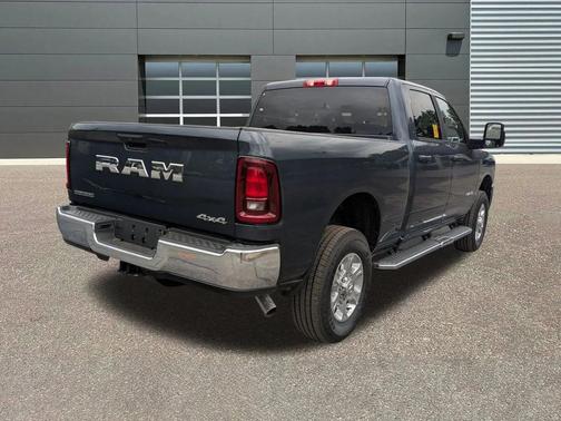 2025 RAM 2500 Big Horn Crew Cab 4x4 6'4' Box