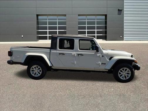 2023 Jeep Gladiator Sport S