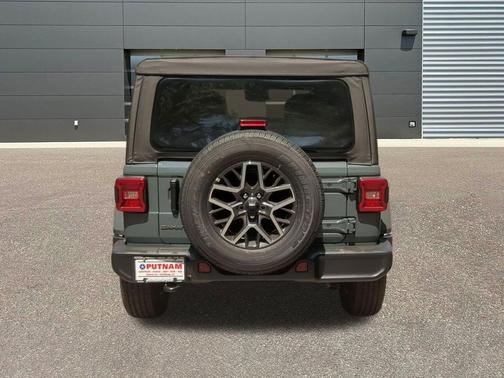Anvil Clearcoat 2026 Jeep Wrangler 4-Door Sahara 4x4