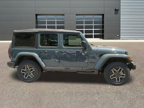 Anvil Clearcoat 2026 Jeep Wrangler 4-Door Sahara 4x4