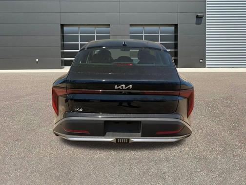 Aurora Black Pearl 2026 Kia K4 LXS