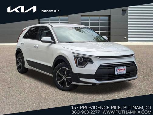 Snow White Pearl 2026 Kia Niro LX