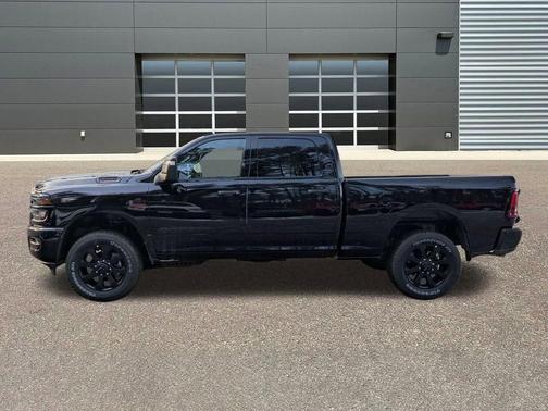 2026 RAM 3500 Big Horn Crew Cab 4x4 6'4' Box