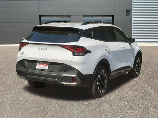 Glacial White Pearl 2023 Kia Sportage X-Line