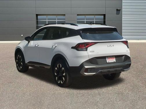 Glacial White Pearl 2023 Kia Sportage X-Line