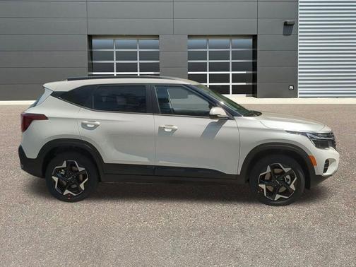 Snow White Pearl 2026 Kia Seltos S