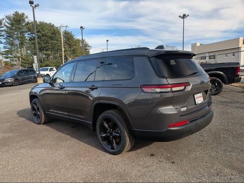 2022 Jeep Grand Cherokee L Altitude