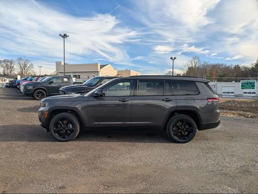 2022 Jeep Grand Cherokee L Altitude