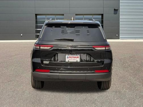 2022 Jeep Grand Cherokee Altitude