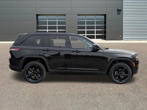 2022 Jeep Grand Cherokee Altitude