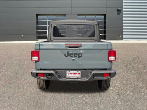 Anvil Clearcoat 2026 Jeep Gladiator Sport S