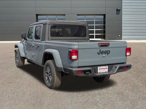 Anvil Clearcoat 2026 Jeep Gladiator Sport S