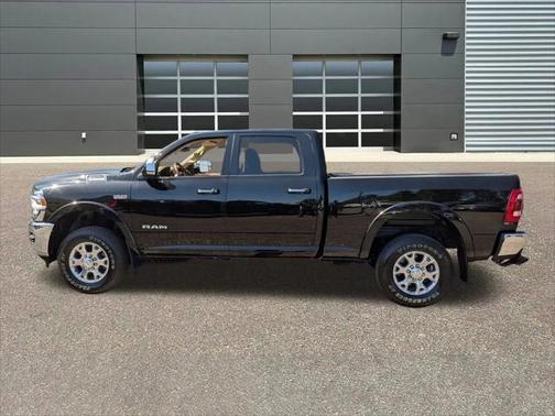 2022 RAM 2500 Laramie Crew Cab 4x4 6'4' Box