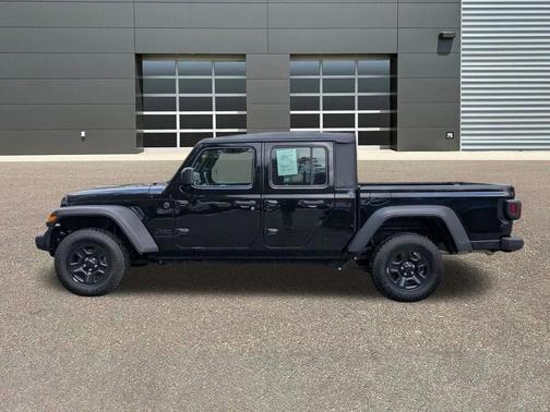 2022 Jeep Gladiator Sport