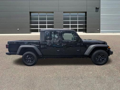 2022 Jeep Gladiator Sport