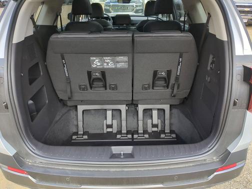 Ivory Silver 2026 Kia Carnival SX