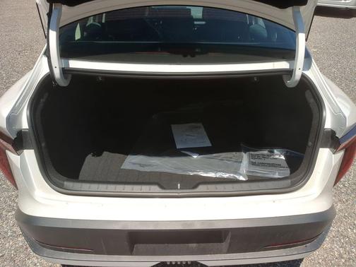 Snow White Pearl 2026 Kia K4 LXS
