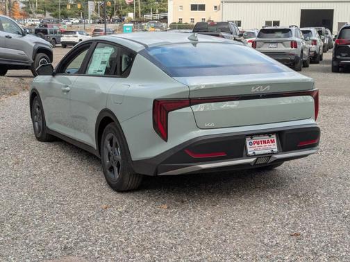 2025 Kia K4 LXS