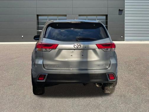 2019 Toyota Highlander Limited Platinum