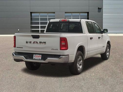 Bright White Clearcoat 2026 RAM 1500 Big Horn/Lone Star