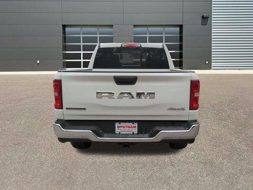 Bright White Clearcoat 2026 RAM 1500 Big Horn/Lone Star