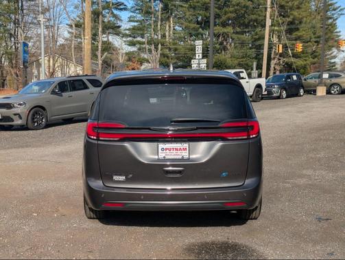 2022 Chrysler Pacifica Hybrid Limited