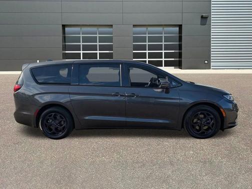 2022 Chrysler Pacifica Hybrid Limited