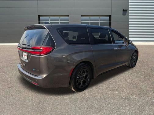 2022 Chrysler Pacifica Hybrid Limited