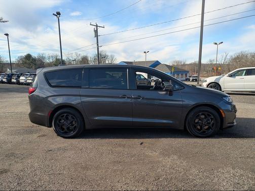 2022 Chrysler Pacifica Hybrid Limited