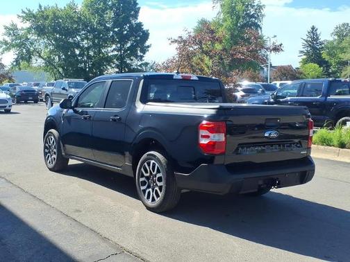 SHADOW BLACK 2024 Ford Maverick LARIAT