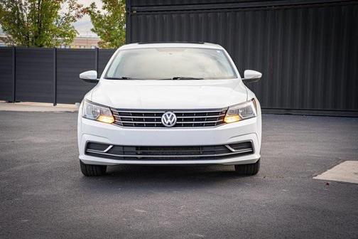 2017 Volkswagen Passat 1.8T SE