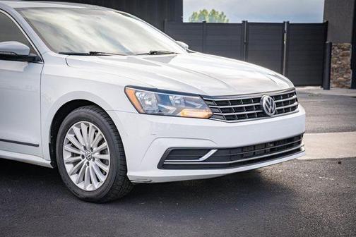 2017 Volkswagen Passat 1.8T SE