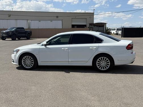 2017 Volkswagen Passat 1.8T SE