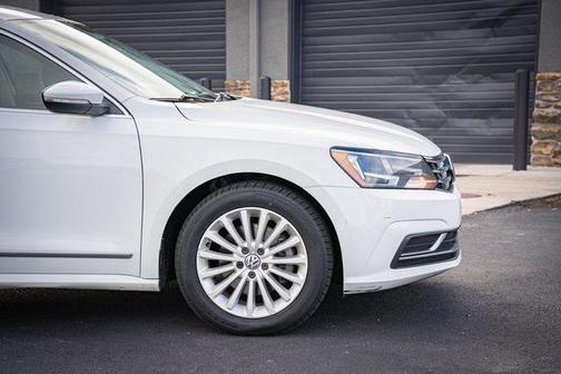 2017 Volkswagen Passat 1.8T SE