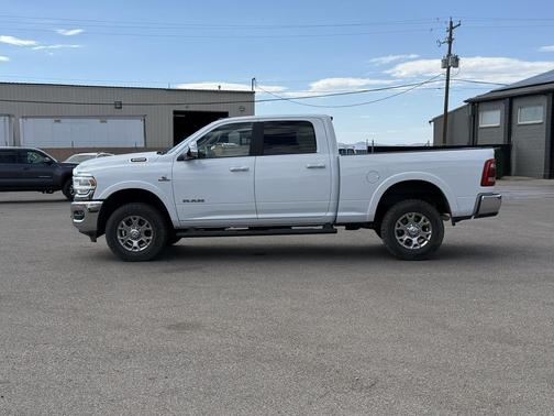 2022 RAM 2500 Laramie Crew Cab 4x4 6'4' Box