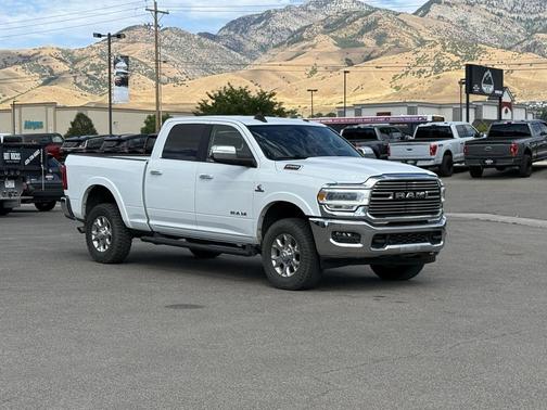 2022 RAM 2500 Laramie Crew Cab 4x4 6'4' Box