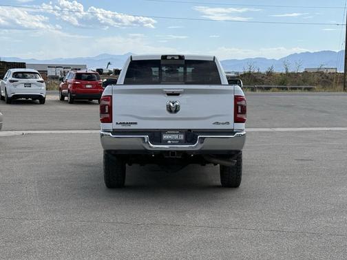 2022 RAM 2500 Laramie Crew Cab 4x4 6'4' Box