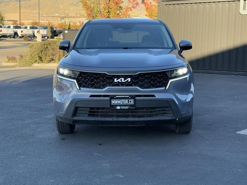 2022 Kia Sorento LX