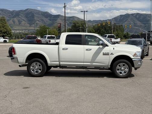 2018 RAM 2500 Laramie Crew Cab 4x4 6'4' Box