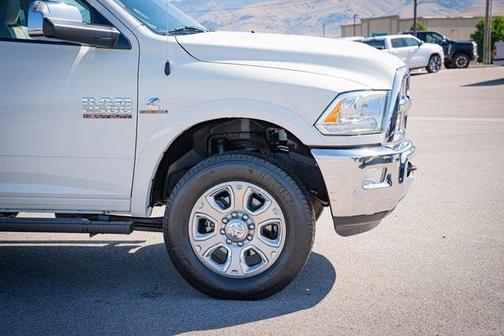 2018 RAM 2500 Laramie Crew Cab 4x4 6'4' Box