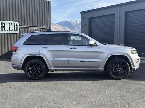 2017 Jeep Grand Cherokee Altitude