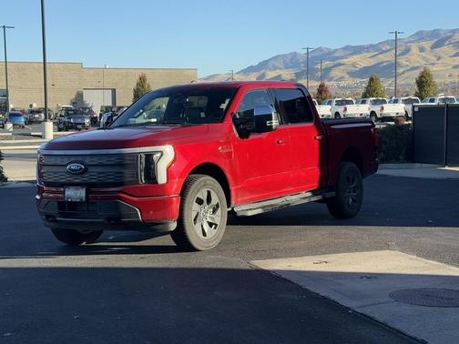 2022 Ford F-150 Lightning LARIAT