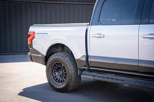 2022 Ford F-150 Lightning LARIAT