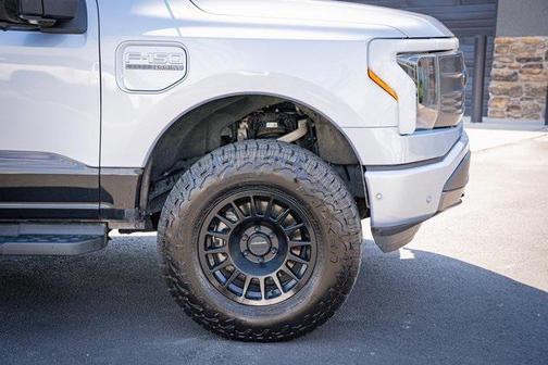 2022 Ford F-150 Lightning LARIAT