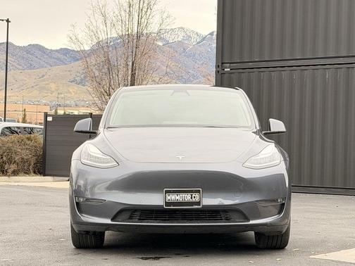 2022 Tesla Model Y Long Range Dual Motor All-Wheel Drive