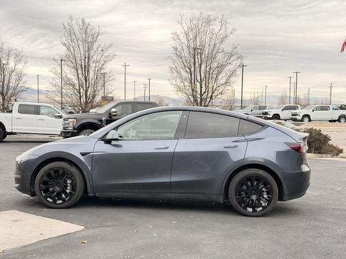 2022 Tesla Model Y Long Range Dual Motor All-Wheel Drive