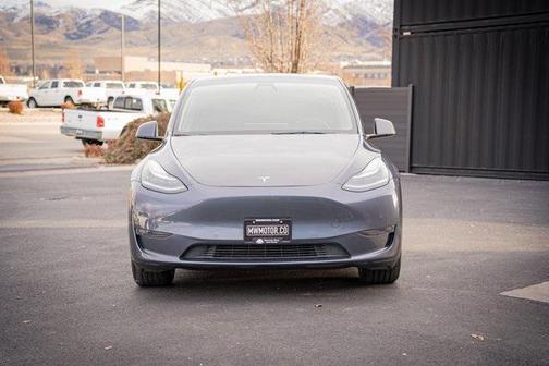 2022 Tesla Model Y Long Range Dual Motor All-Wheel Drive